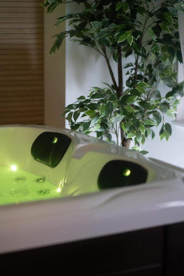 Hotel Spa Palawan Prive Avec Jacuzzi Et Sauna Lutych Exteriér fotografie