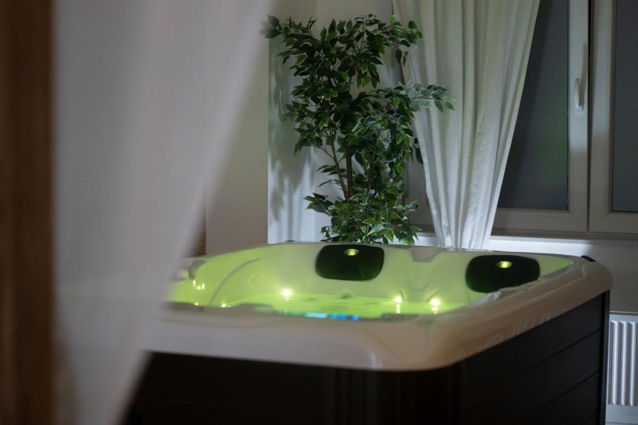 Hotel Spa Palawan Prive Avec Jacuzzi Et Sauna Lutych Exteriér fotografie